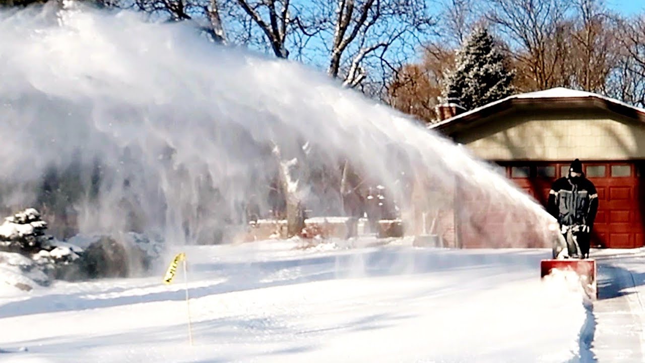 TORO Snowblower in ACTION / Power Max HD