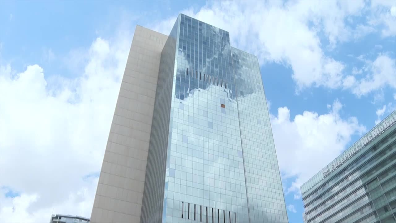 Phoenix: The biggest U.S. city without a skyscraper