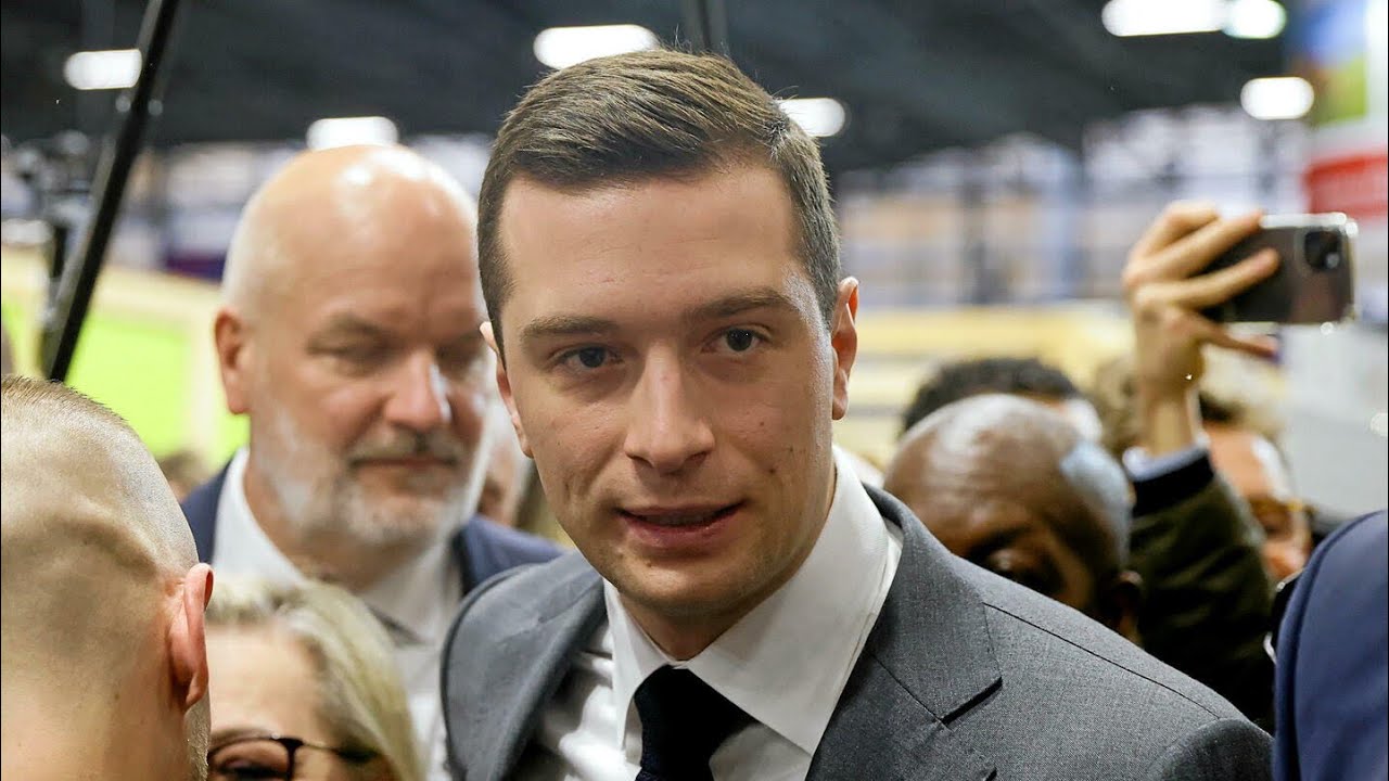 Acclamé ce week-end, Jordan Bardella est revenu au Salon de l'Agriculture pour échanger