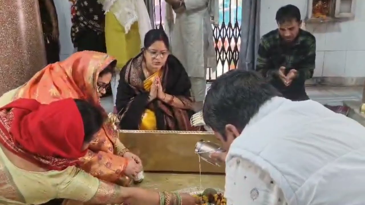 हेलो दोस्तो, आज है शिवरात्रि, आज हम लोग आये हैं भोले बाबा के दर्शन करने भवर नाथ मंदिर