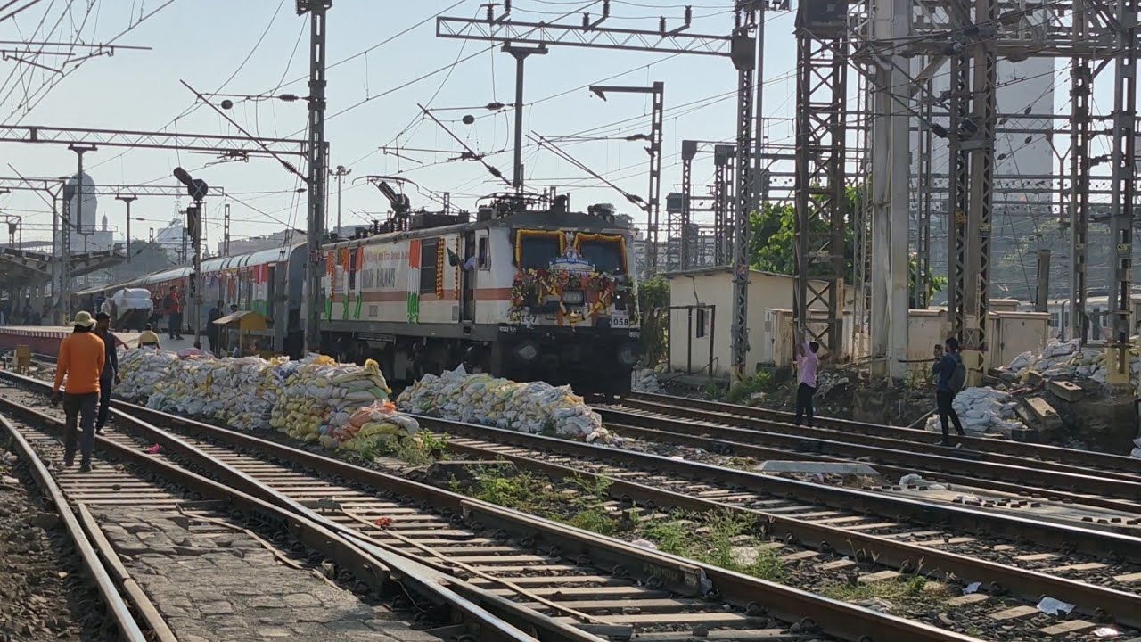 7TH ANNIVERSARY DEPARTURE FROM CSMT || 22221 CSMT - NZM RAJDHANI EXPRESS