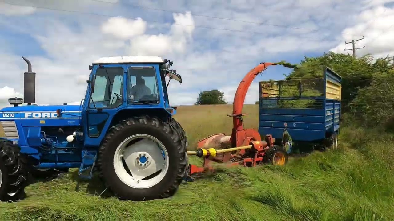 Knockagh Silage, Newtownabbey with Ford 8210, Zetor Fortera and New Holland TS110 (County Antrim)
