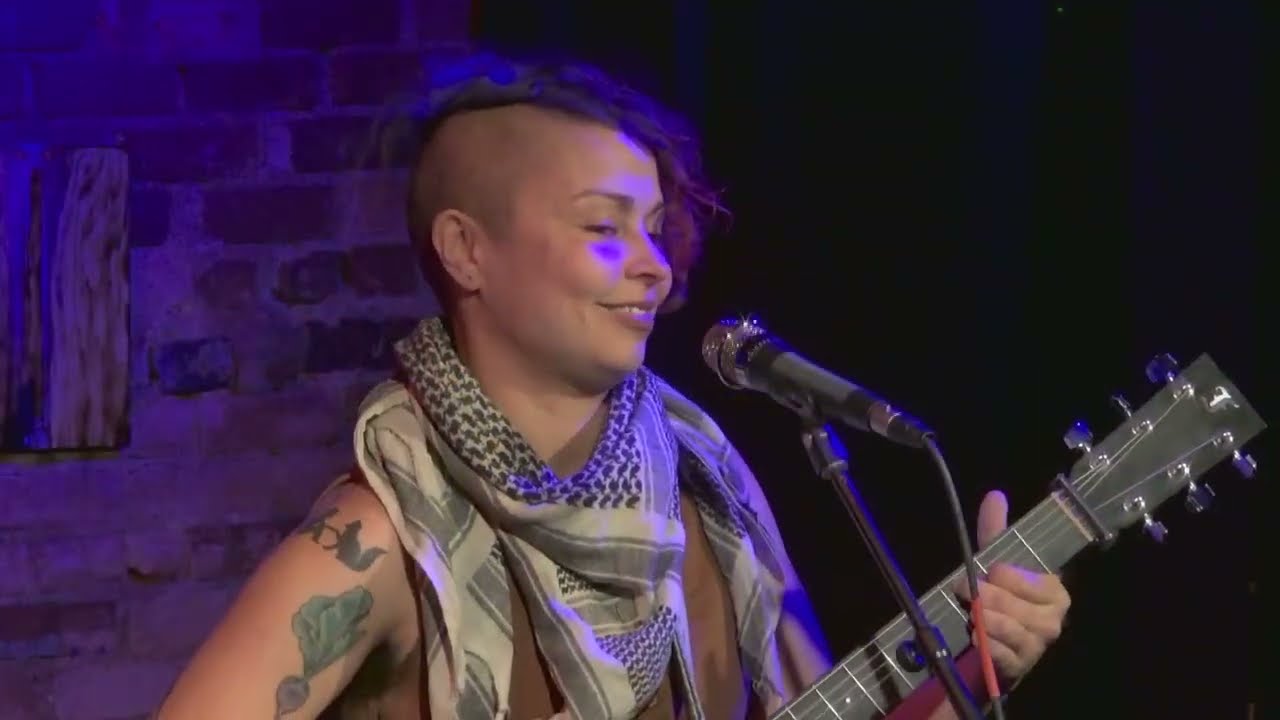Anna p.s. - Neon Pink - Live at The Evening Muse