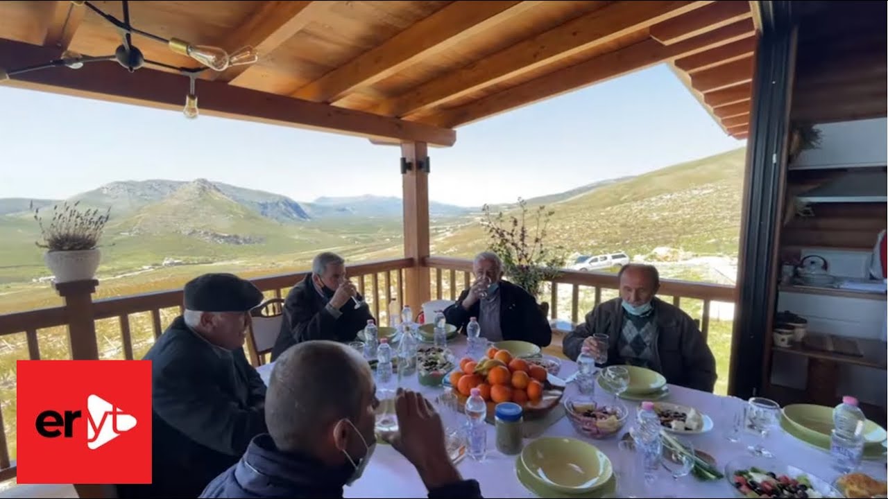 Kryeministri Edi Rama - Konispol, me disa nga punëmëdhenjtë e kësaj parajse bujqësore e blegtorale