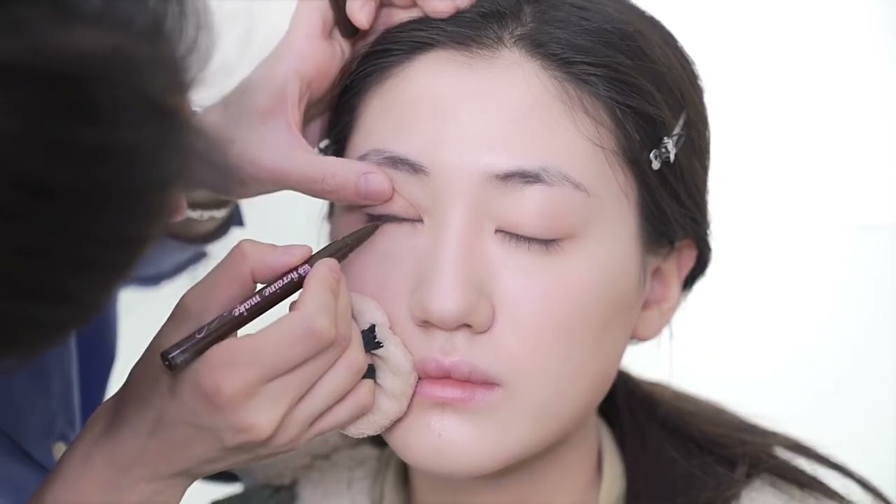 #伪素颜妆 #化妆分享 #化妆师 哈哈！女生的小心机！更加清透自然的伪素颜妆，提升气色肤质。