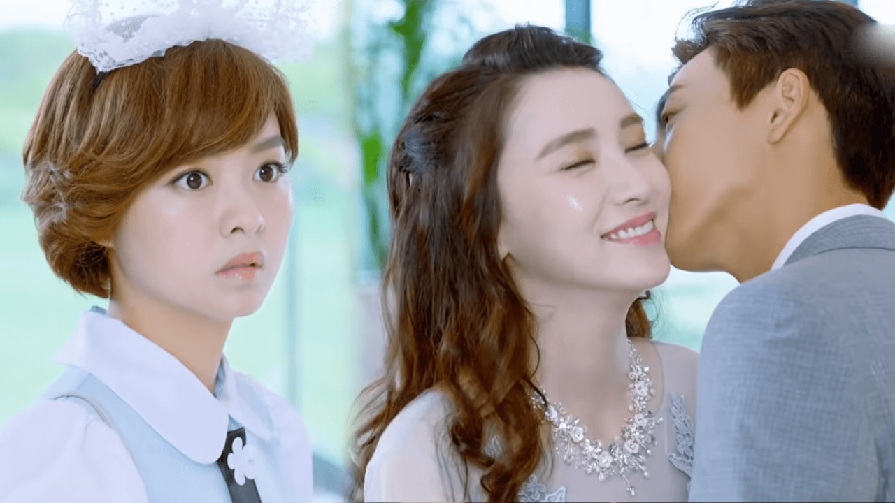 Он обнял любовницу на людях, жена ушла с разбитым сердцем — он пожалел.