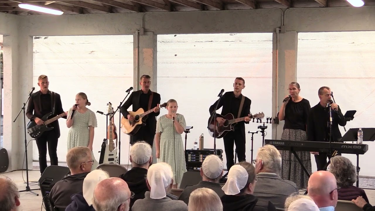 2025 Pinecraft Park Singing: Monday