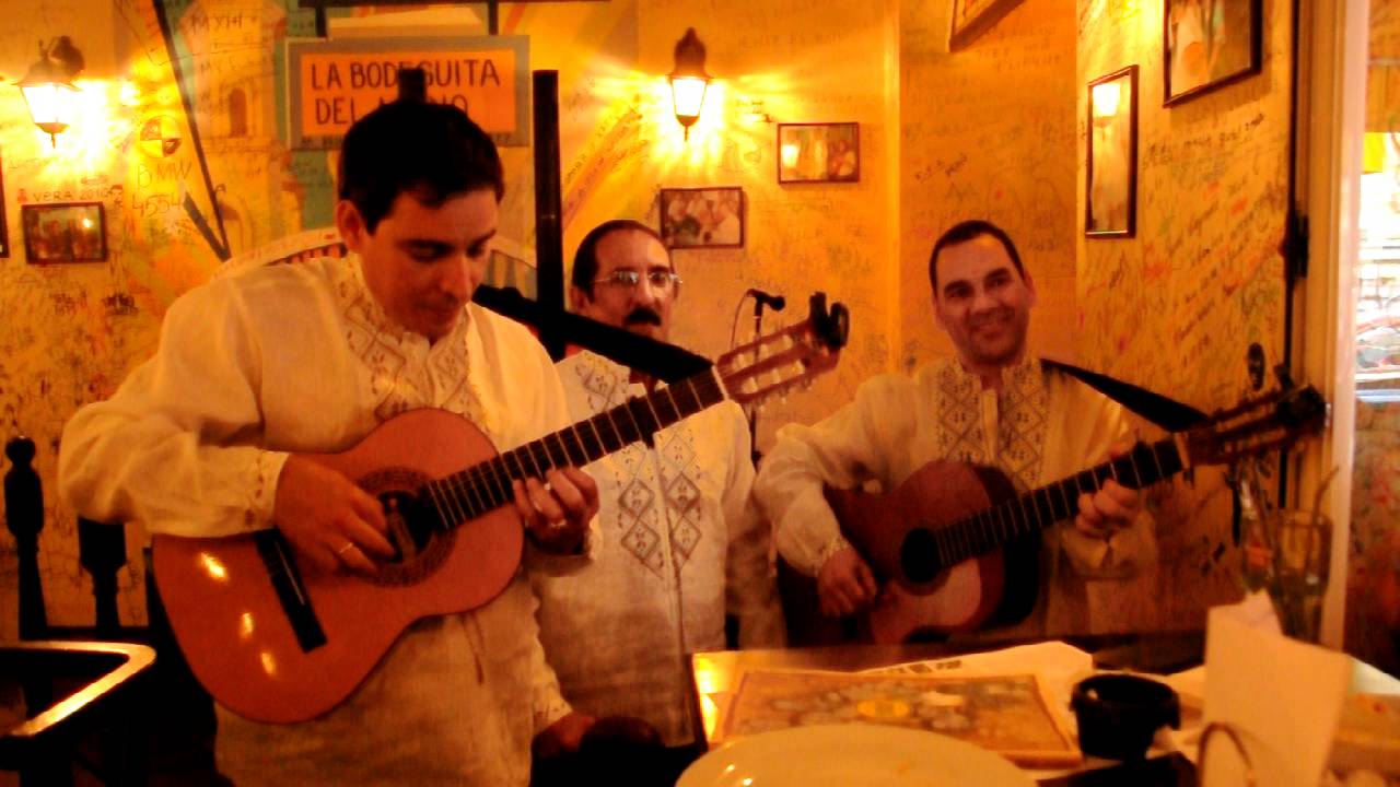 Hasta siempre comandante che guevara  Trio Cuba in Ukranian national shirts  LA BODEGUITA DEL MEDIO KIEV, UKRAINE