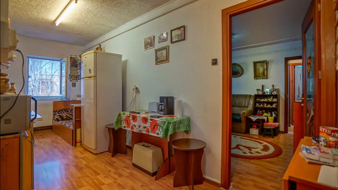 Sold! Apartament trei camere, semidecomandat, Tractorul.
