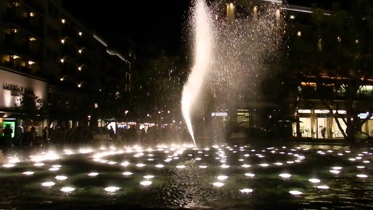 Americana, dancing fountains in Glendale California