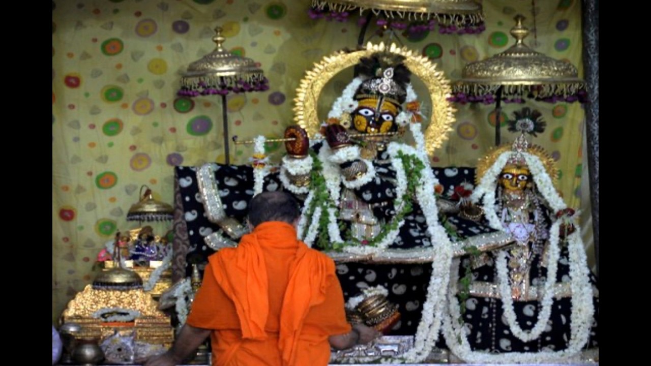Rare 1976 Jaipur Tulasi Puja— The Rhythmic Drums of Govindaji