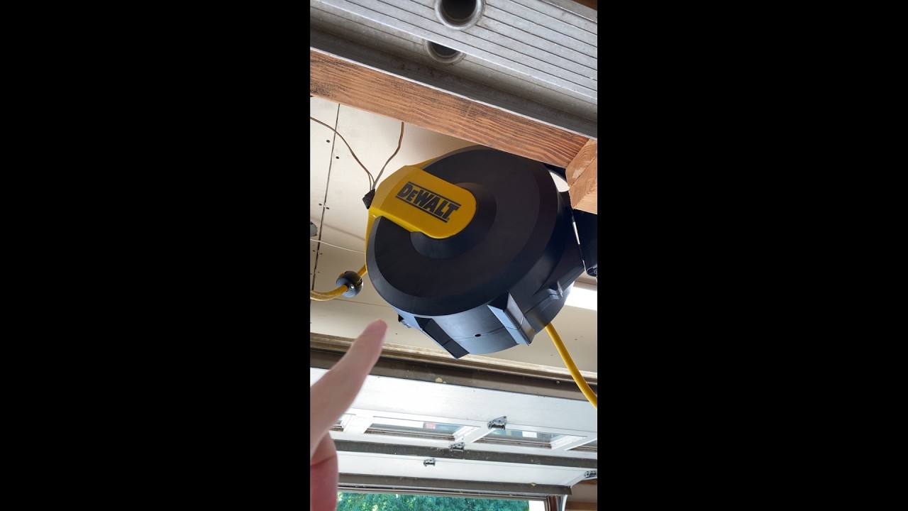 Обзор доступной закрытой катушки для шланга DEWALT DXCM024-0434 3/8