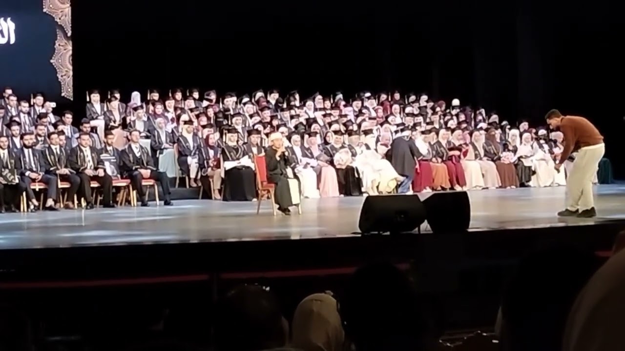 تلاوة للقارئ عمر علي من سورة يونس من حفل تخرج كلية طب أسنان بجامعة الأزهر 