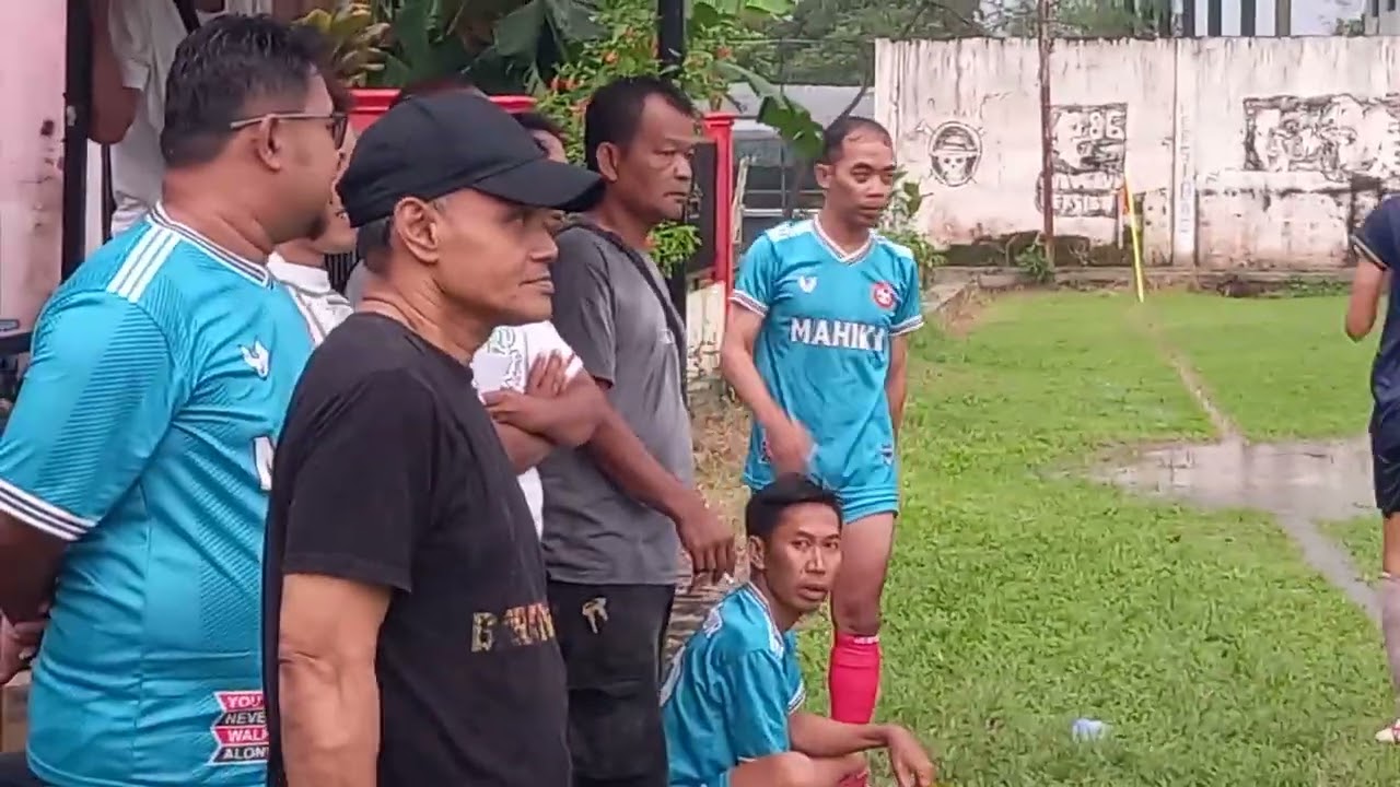 GILAK BINTANG2 SEPAKBOLA LEGEND  EKS LIGA BERDUEL EKA WIJAYANTO EKS PSCS BARATIMUR 🆚 WALUYO GRENDENG
