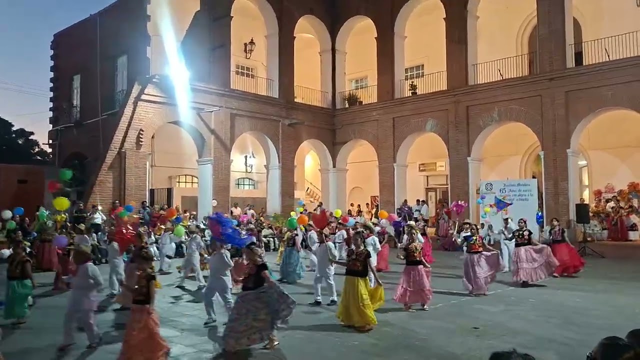 Los derechos de la música no me pertenecen , bailable motolinia aniversario 2026