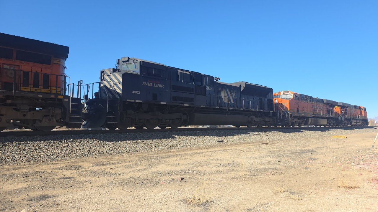 BNSF H-SLADEN-19A with MRL #4302 in Fountain, CO 