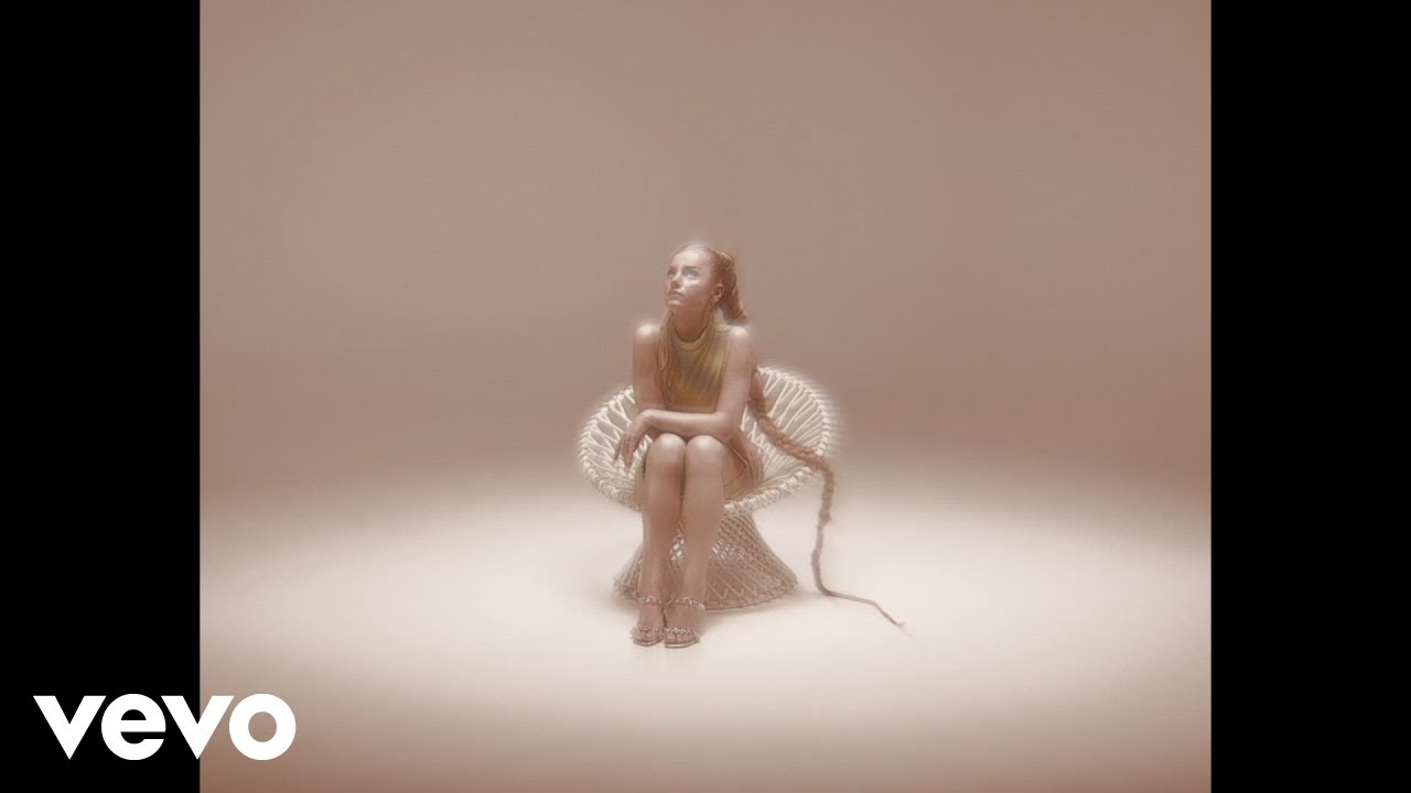 Amilli - Hazy Days