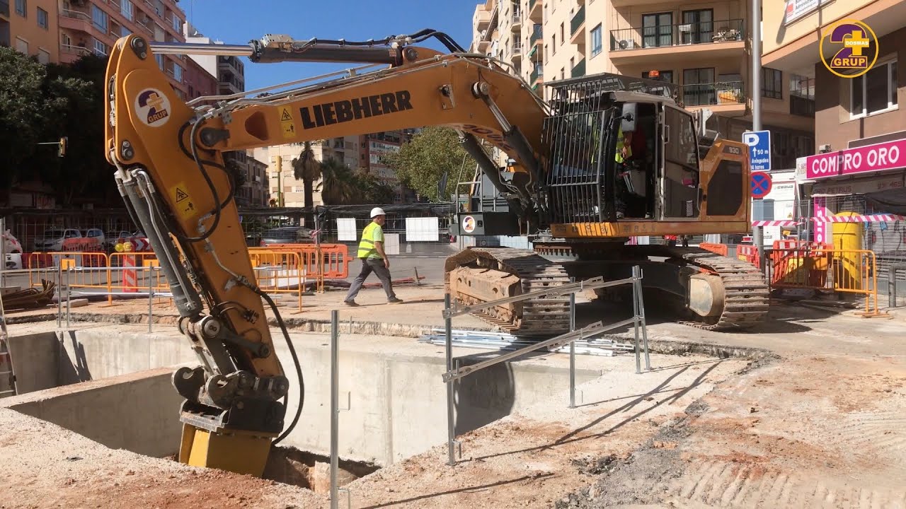 Liebherr 930 en las Avenidas