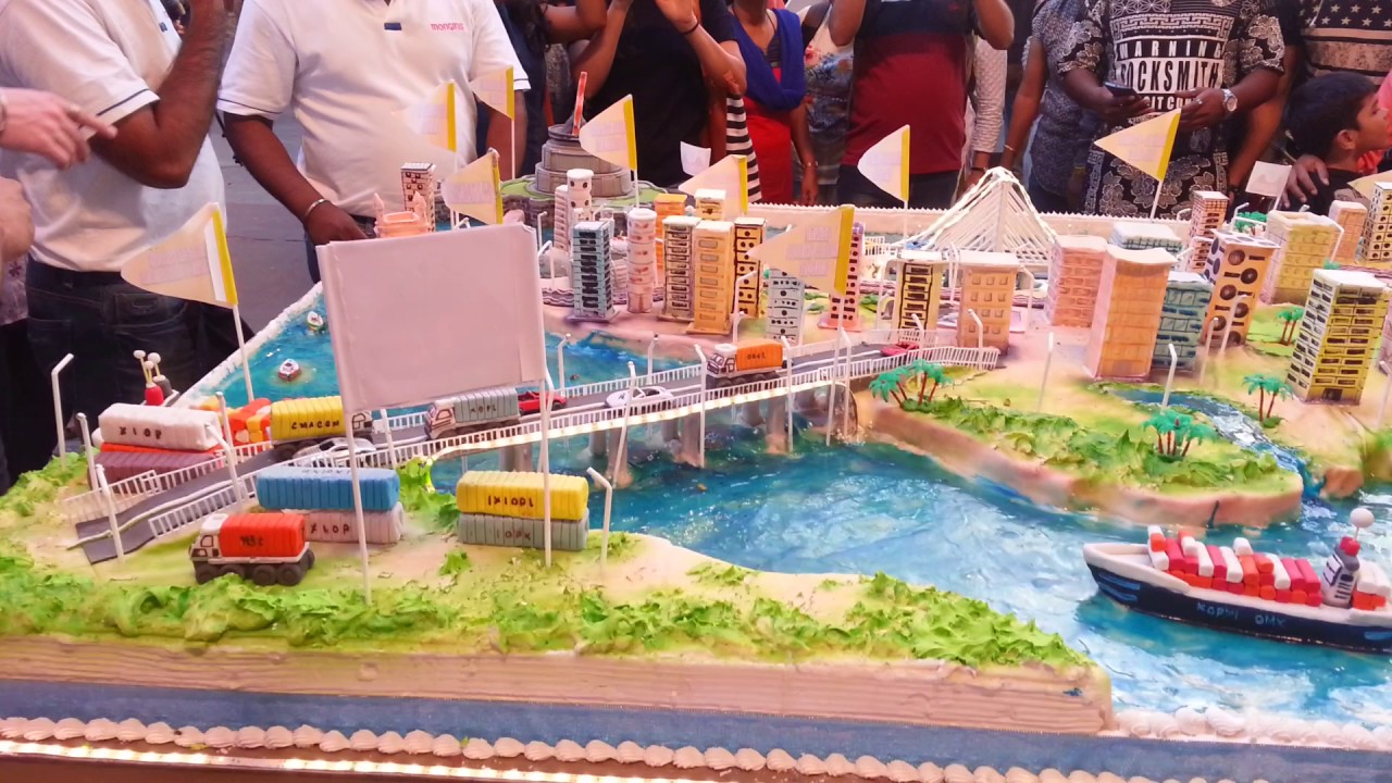 Monginis 100 Kg Cake At Kala Ghoda Art Festival 2017