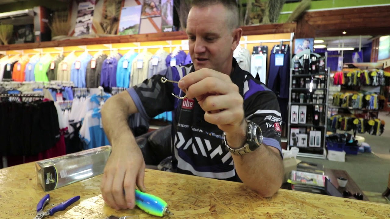 TACKLE & GEAR - Rigging a Mustad Kaiju Hook