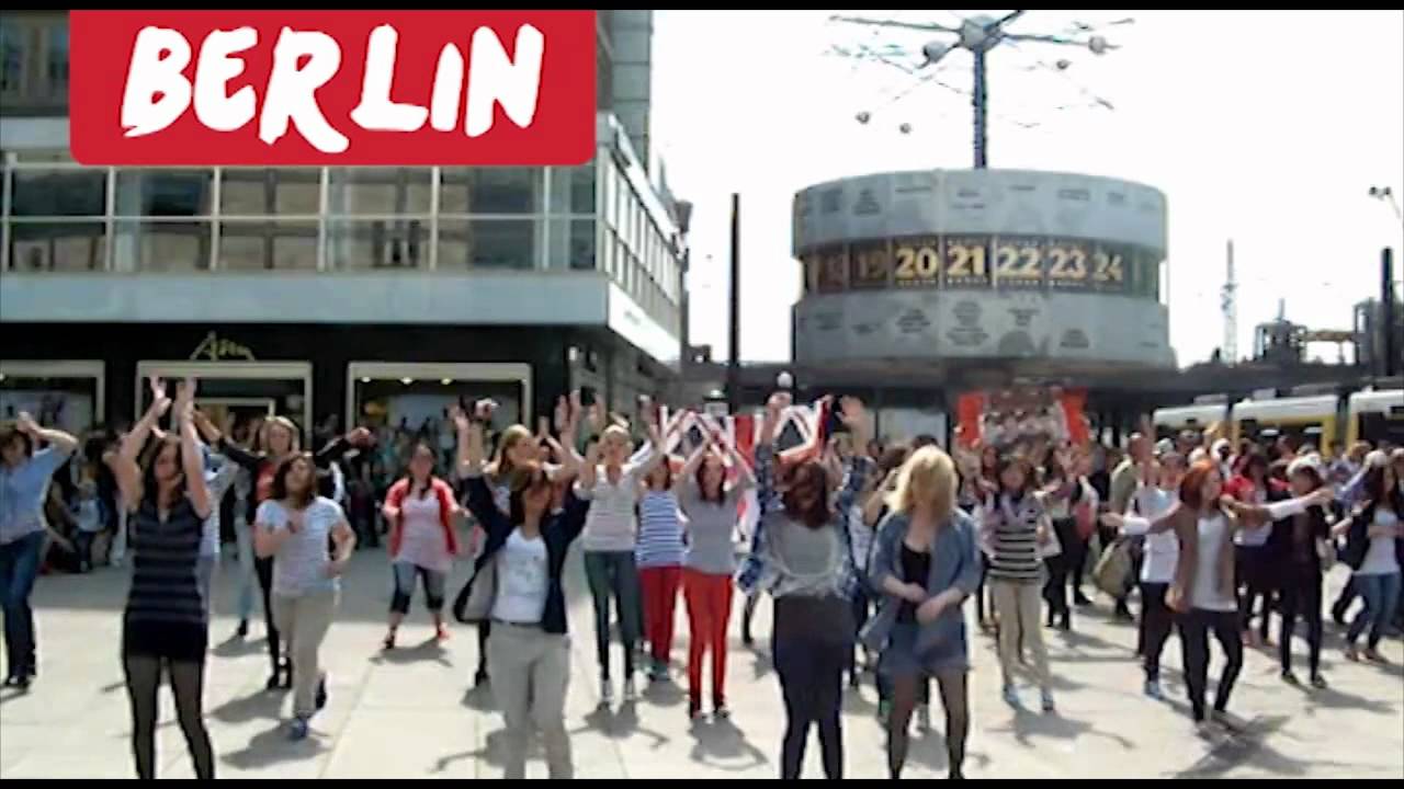 One Direction - Flash mob Germany
