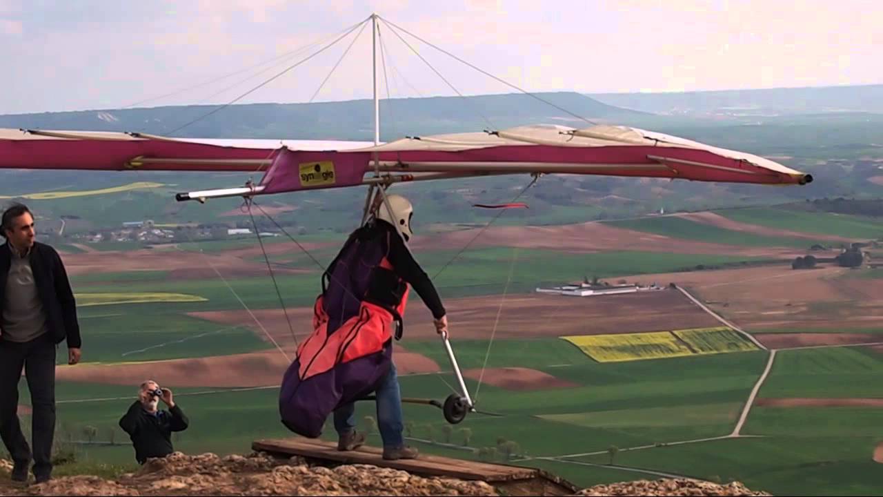 Ala Delta- Despegues y aterrizajes en la Muela - Hang Gliding