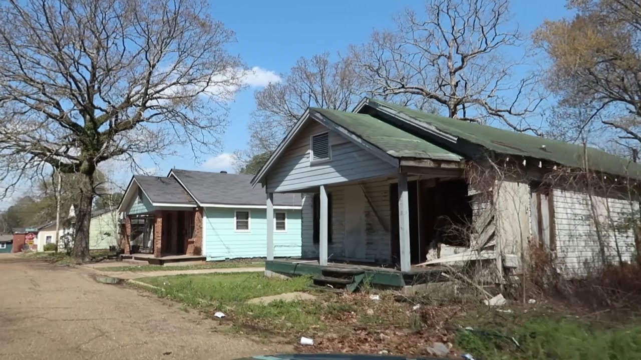 A SAD LOOKING PLACE / JACKSON, MISSISSIPPI
