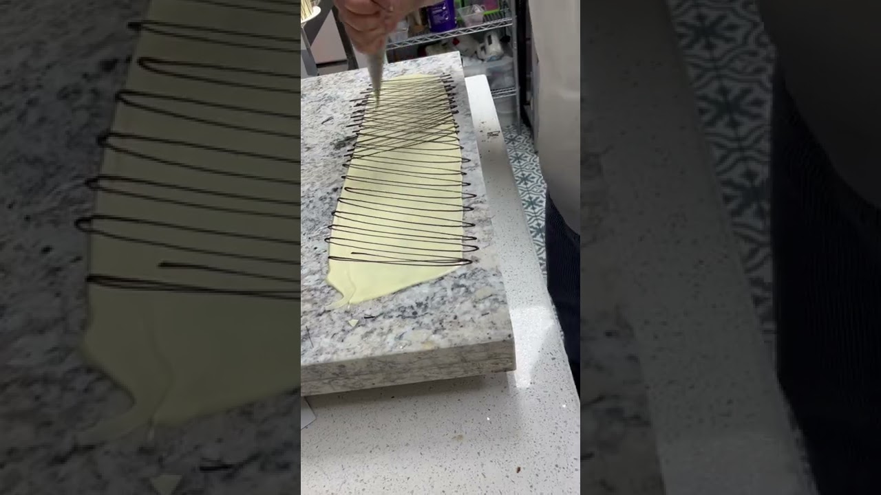 Chocolate decoration for cake.Pasta &ccedil;ikolata #cake #bakery #london #chocolate #pastry #happy #happy