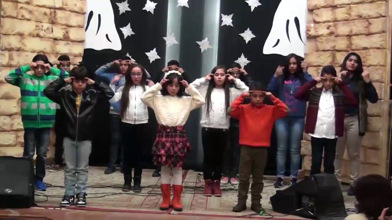 ترنيمة دقت أجراس إحتفال  ليلة العيد بكنيسة المسيح محرم بك 6/1/2017