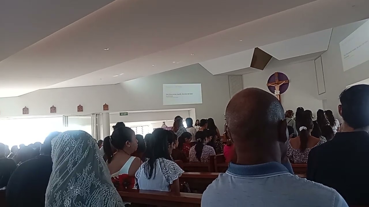 timor oan tangun misa iha igreja Bowen Australia.(koru husi nomads)