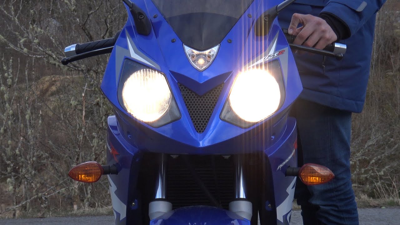 Daelim Roadwin 125R - Walkaround and startup