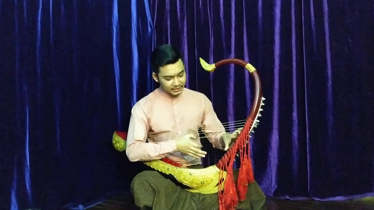 ဖူးပွေ့လက်တင် (ဘောလယ်)