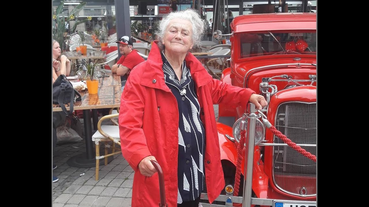 В память о Сталине Ефимовне Мининзон - учителе химии, кинологе и человеке.