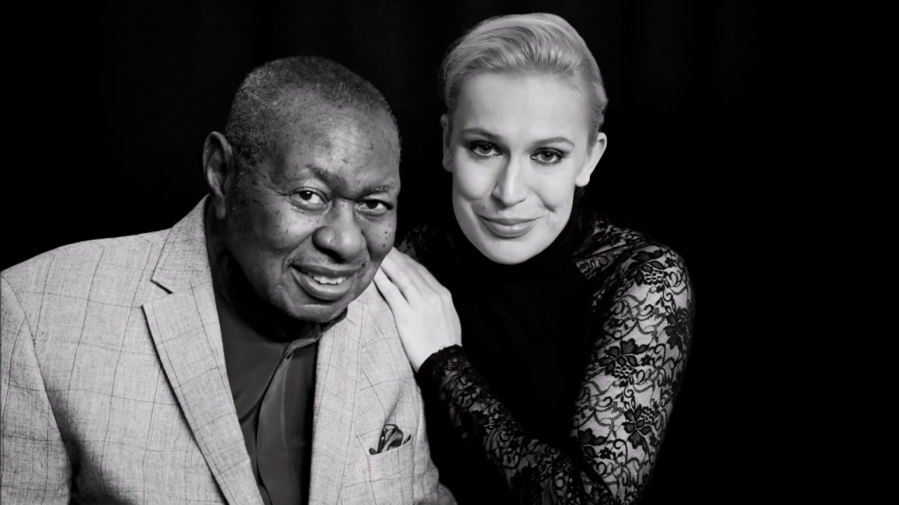 AGA ZARYAN & FREDDY COLE - Jingle Bells (What Xmas Means to Me)