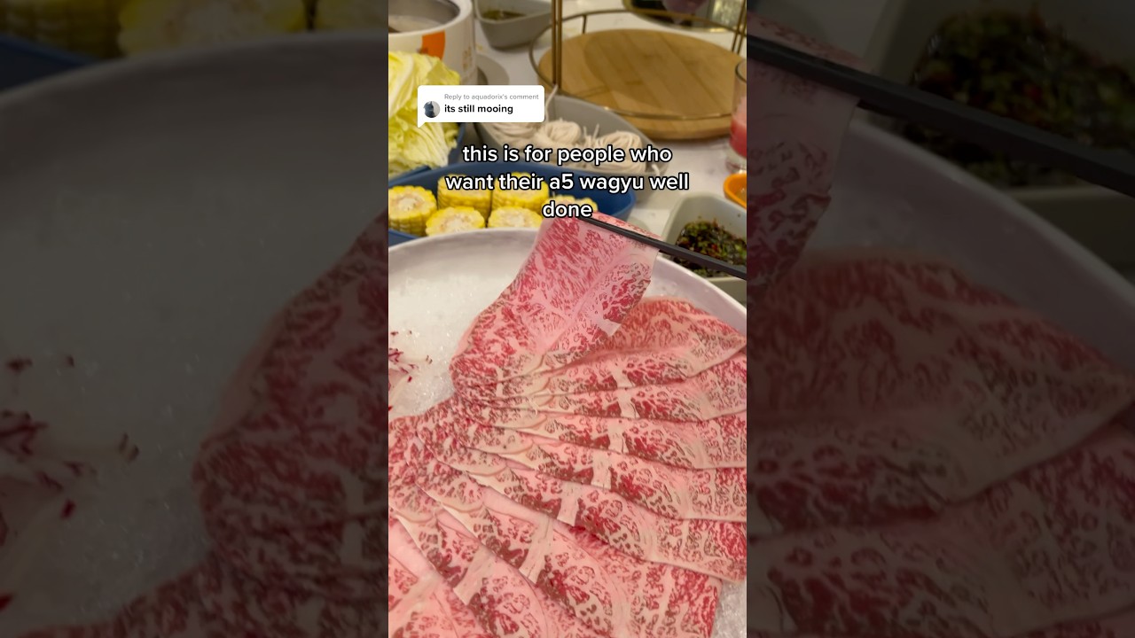 Готовлю A5 Wagyu в горячем горшочке до полной готовности!!! Что думаете? #hotpot #foodie