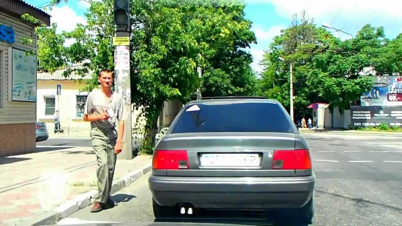 Симферополь - 2012  На машине к Ж\Д вокзалу МОЯ ДОЧЬ