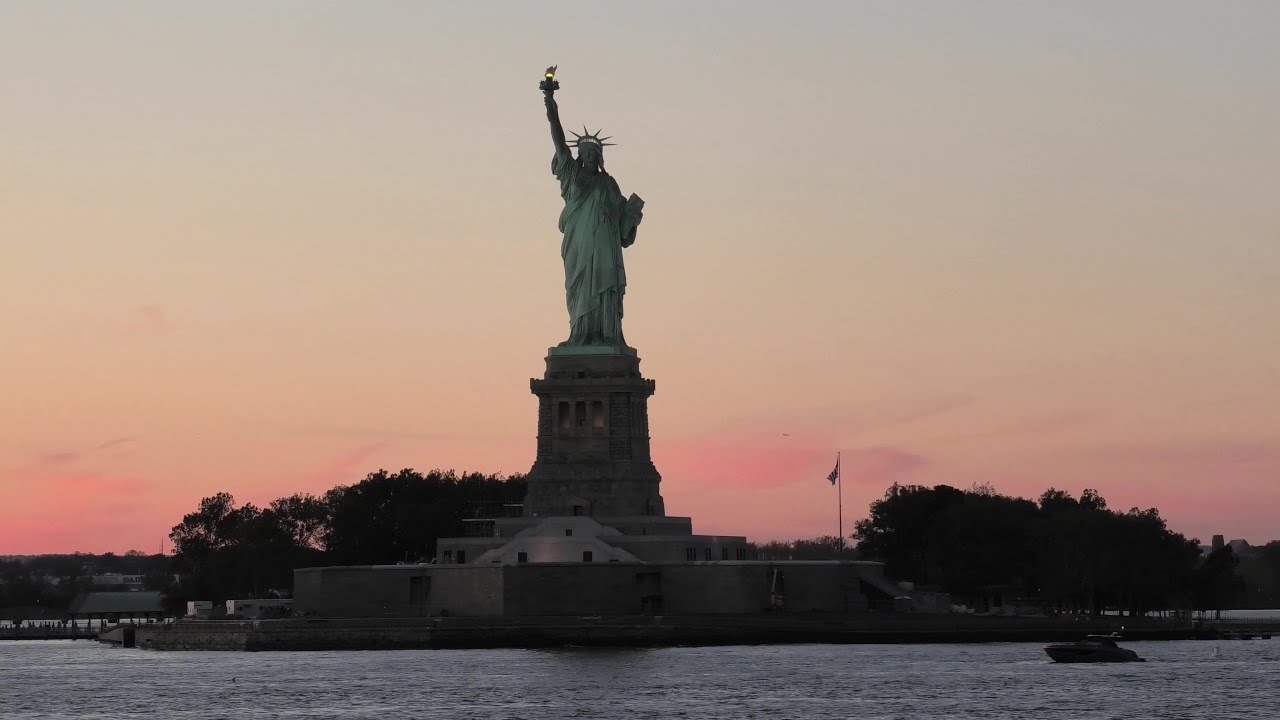 New York City (Day 2) - Staten Island Ferry to Statue of Liberty, Brooklyn Bridge, Wall Street (4K)
