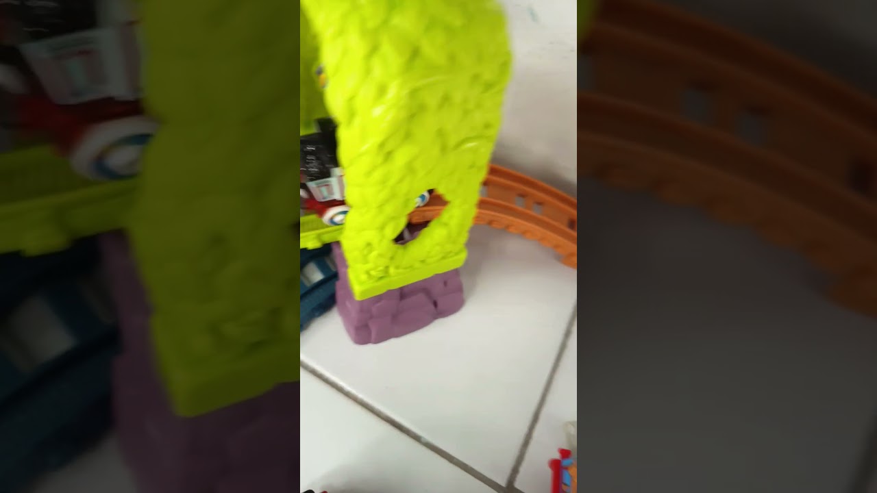 Thomas And friends change collor 