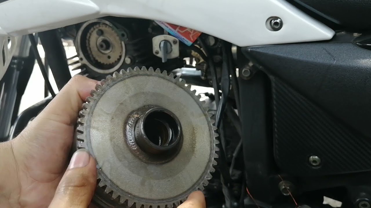 AKT XM180 COMO CAMBIAR CADENILLA Y POR QUE HACERLO mantenimiento de moto cambio de cadenilla.