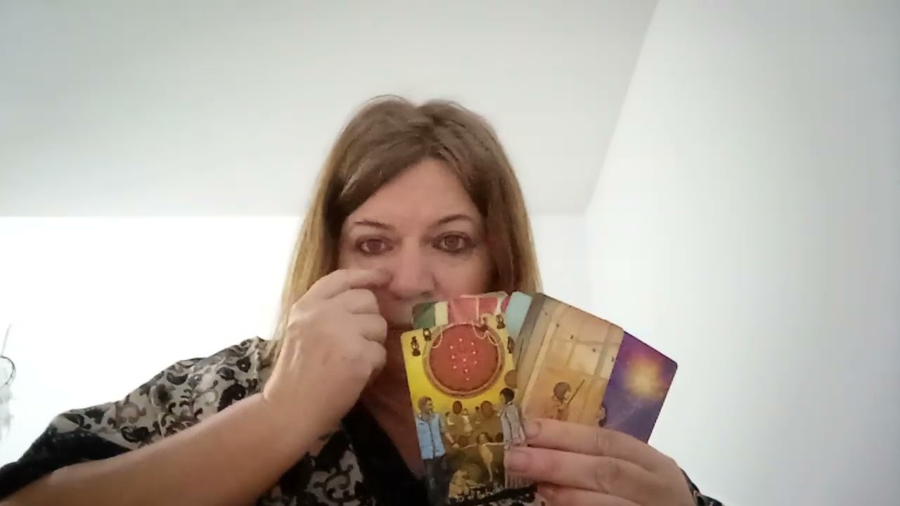 Moare după tine! Te vrea așa cum ești! Ai încredere!!