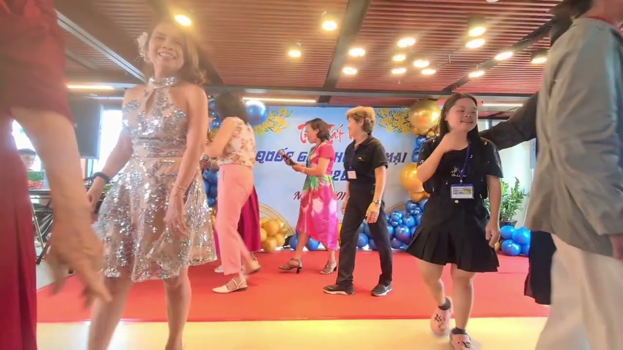 Sài Gòn Đẹp Lắm... Tất Niên 