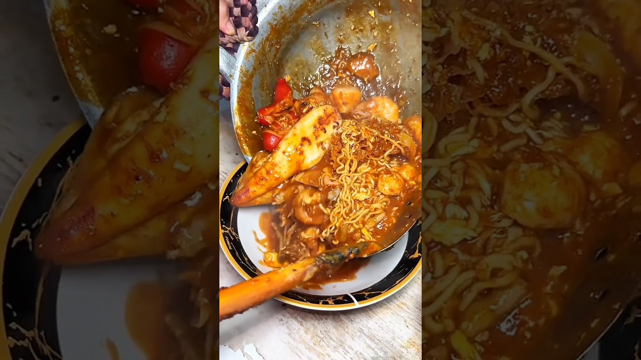 JAJAN SEBLAK PEDAS 1 EKOR CUMI JUMBO #trend #trending #trendingshorts #shorts #shortvideo #viral