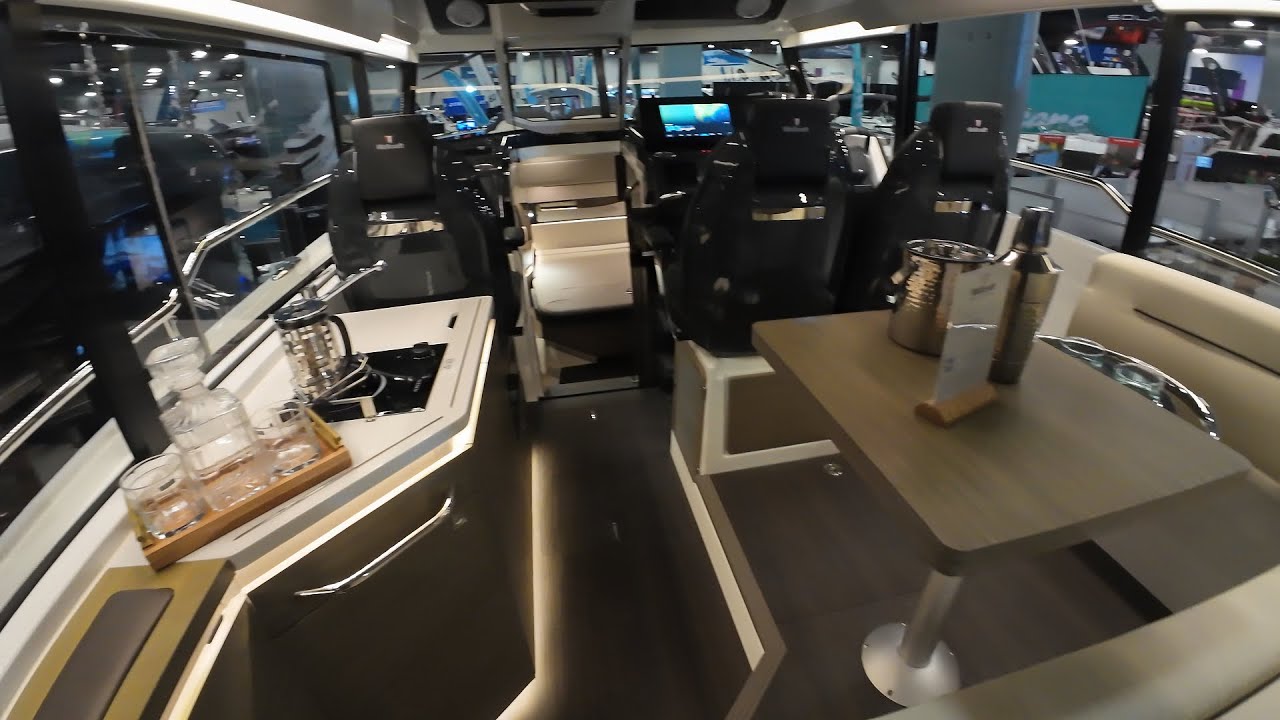 WELLCRAFT 355: THE MOST LUXURIOUS PILOTHOUSE ON THE WATER!!! – MIAMI BOAT SHOW  –