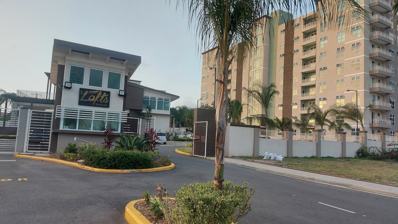 What amenities are available?| AIRBNB KINGSTON🇯🇲 | The Lofts Apartments|@sofiaairbnbja