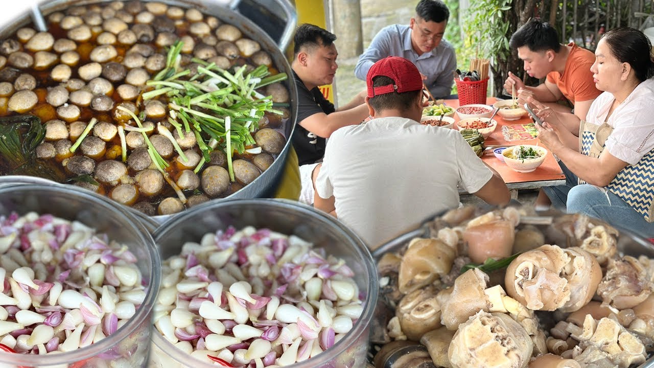 Quán CHÁO BÒ Củ Kiệu gốc Huế đặc biệt 70k full topping giữa trưa vừa dọn ra khách gọi món liên tục