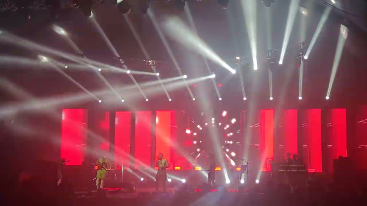 Vidhu Pratab live performance at Kozhikode beach #kozhikode #music #live #concert #entertainment 