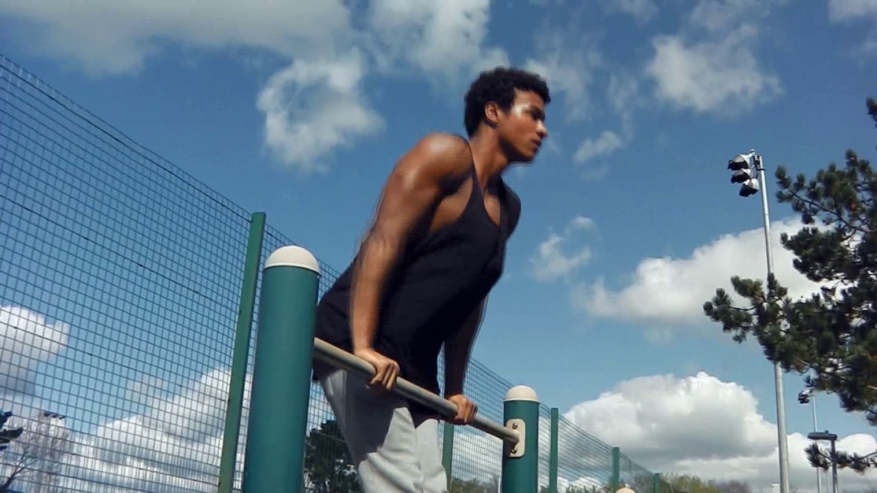 How To Muscle Up - 4 AMAZING Tips!