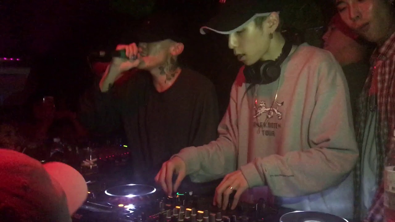 XXX - 승무원