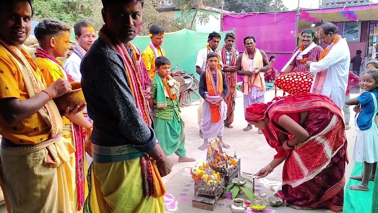 ନଗର କୀର୍ତ୍ତନ ସହ ଠାକୁର ଆଗମନ//ନାମ ଯଜ୍ଞରେ ନଗର କୀର୍ତ୍ତନ ସହ ଠାକୁର ପୂଜା🙏👌