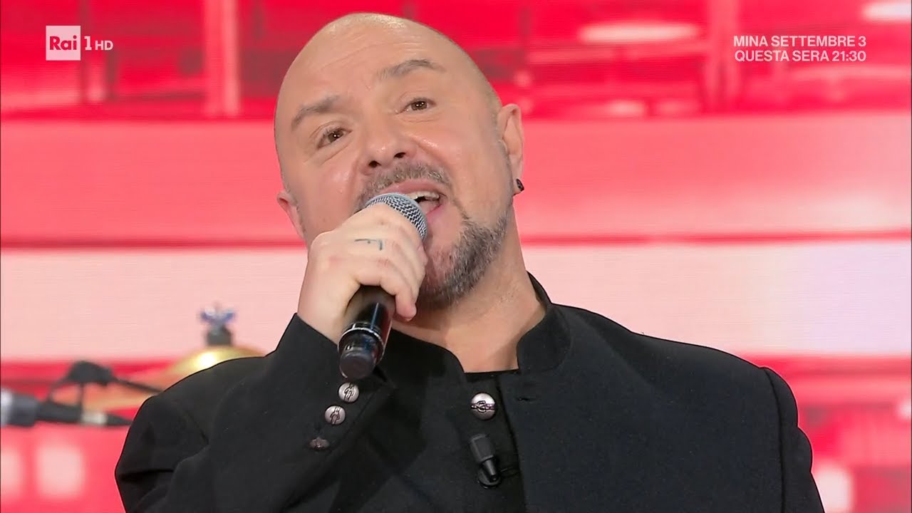 Alessandro Canino canta 